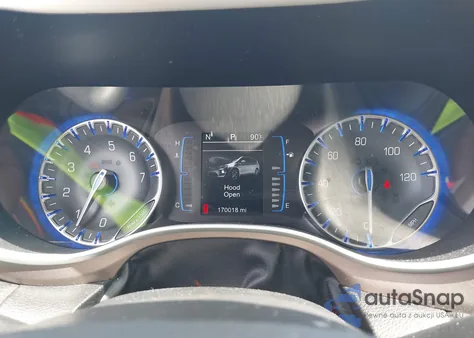 2017 Chrysler Pacifica Touring-L z USA, uszkodzony, nr VIN 2C4RC1BG9HR668654